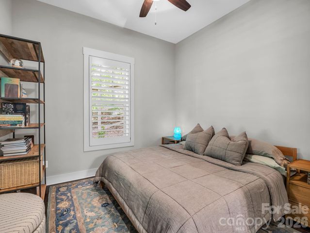122 Cisco Road, Asheville, NC 28805