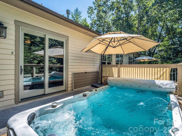 122 Cisco Road, Asheville, NC 28805
