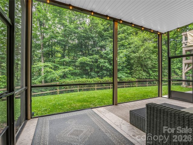 122 Cisco Road, Asheville, NC 28805