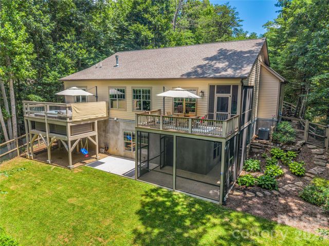 122 Cisco Road, Asheville, NC 28805