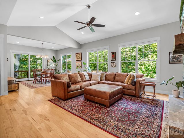 122 Cisco Road, Asheville, NC 28805
