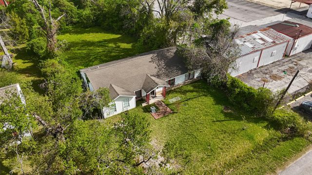 702 Janisch Road, Houston, TX 77018