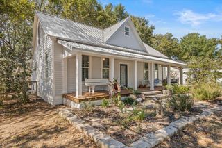 503 Wilkes ST, Smithville, TX 78957