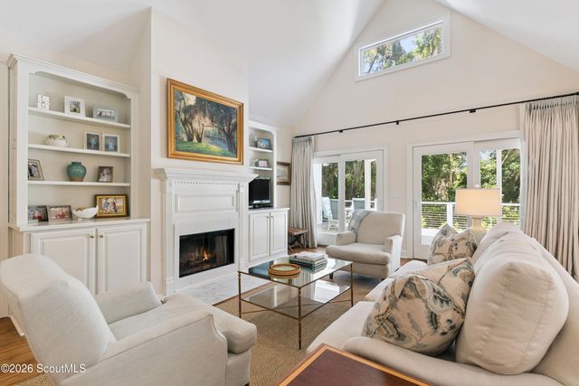 209 W Point Drive, St. Simons Island, GA 31522