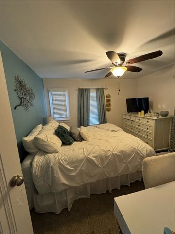 1207 N Mercer St, New Castle, PA 16105