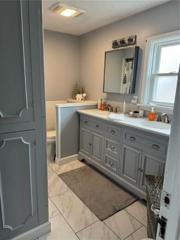 1207 N Mercer St, New Castle, PA 16105