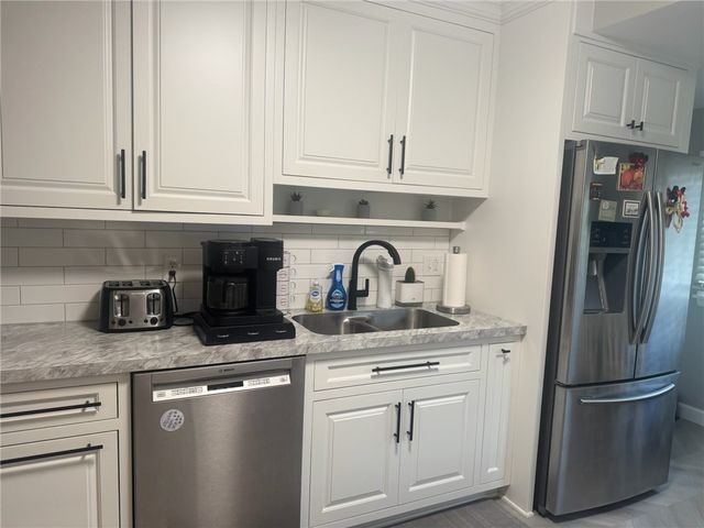 1207 N Mercer St, New Castle, PA 16105