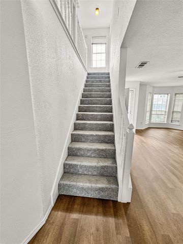 220 Almond Drive, Lake Jackson, TX 77566