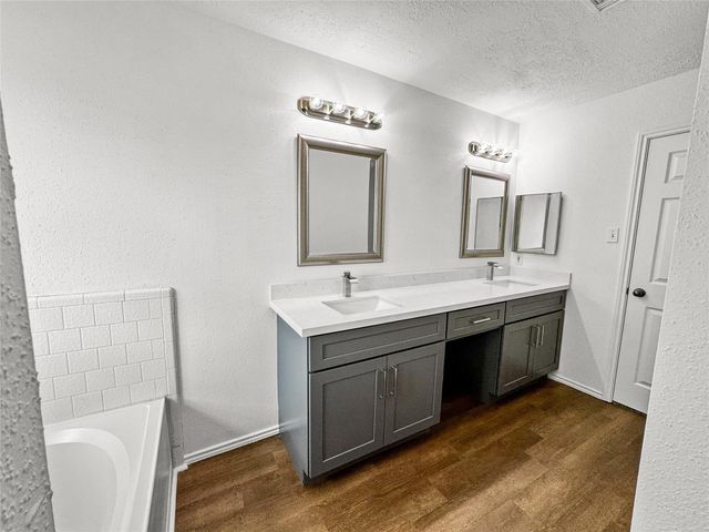 220 Almond Drive, Lake Jackson, TX 77566