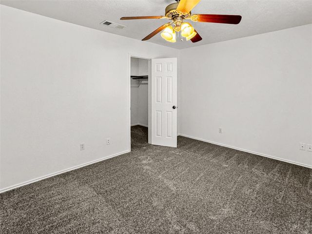 220 Almond Drive, Lake Jackson, TX 77566