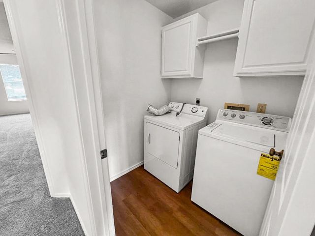 220 Almond Drive, Lake Jackson, TX 77566