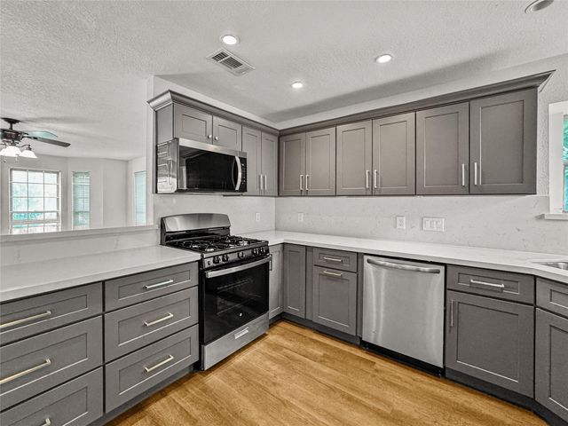 220 Almond Drive, Lake Jackson, TX 77566