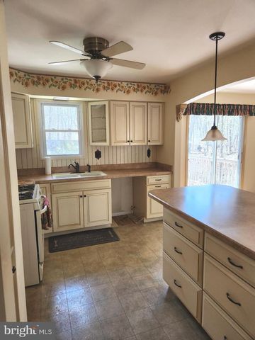 643 HICKSTOWN RD, Sicklerville, NJ 08081