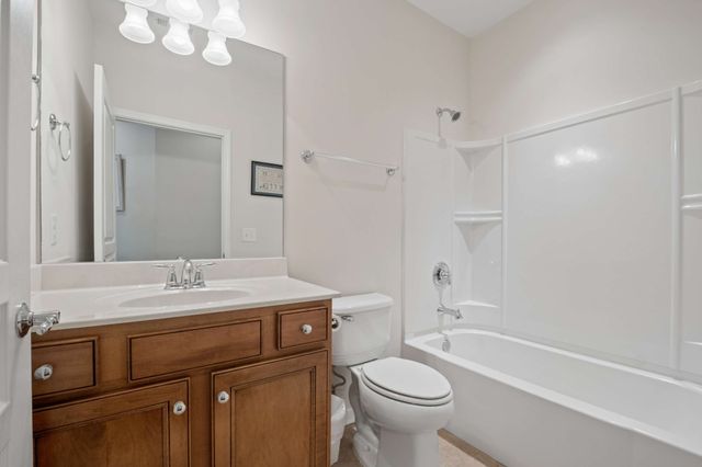 300 Blockade Ln, Mount Juliet, TN 37122