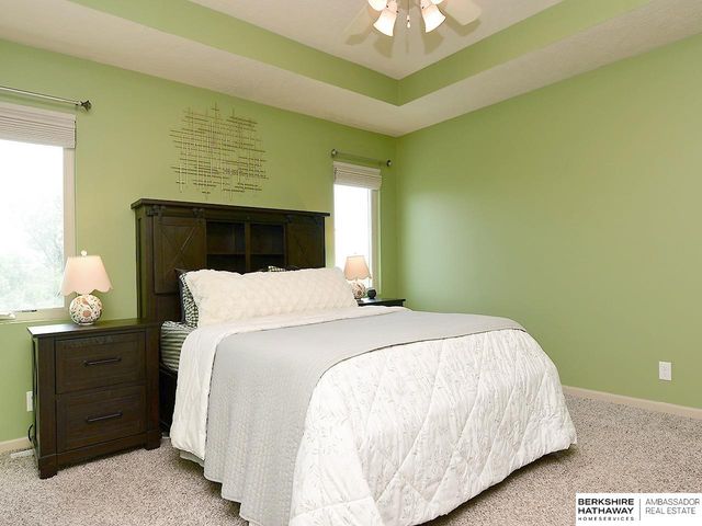 8215 S 190 Avenue, Omaha, NE 68136