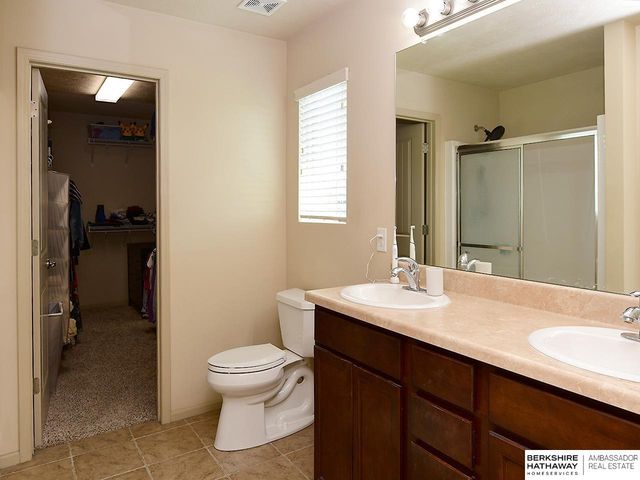 8215 S 190 Avenue, Omaha, NE 68136
