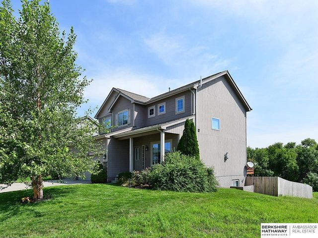 8215 S 190 Avenue, Omaha, NE 68136