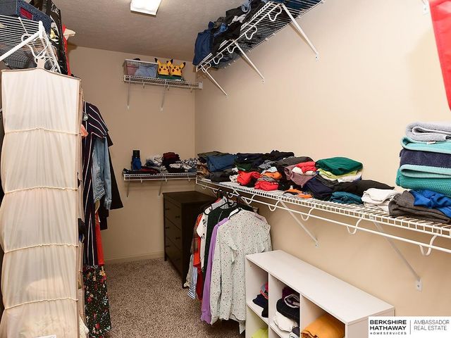 8215 S 190 Avenue, Omaha, NE 68136
