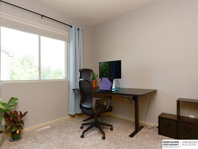 8215 S 190 Avenue, Omaha, NE 68136