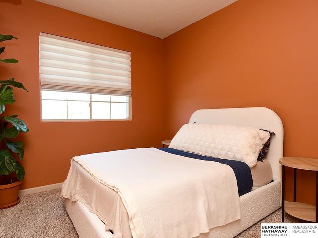 8215 S 190 Avenue, Omaha, NE 68136
