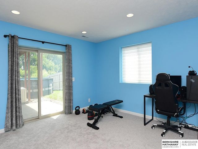 8215 S 190 Avenue, Omaha, NE 68136