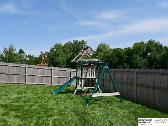 8215 S 190 Avenue, Omaha, NE 68136