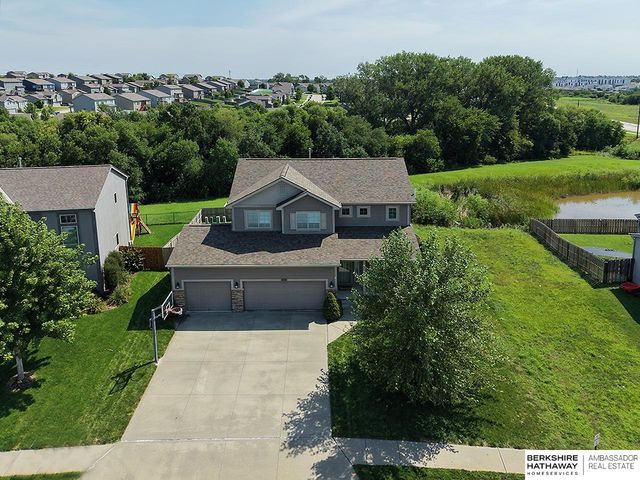 8215 S 190 Avenue, Omaha, NE 68136
