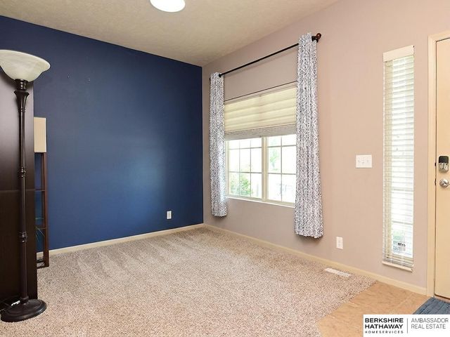 8215 S 190 Avenue, Omaha, NE 68136