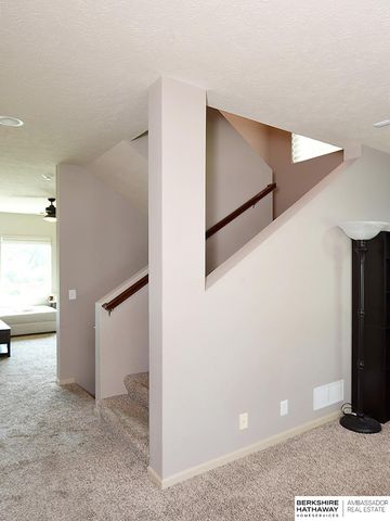 8215 S 190 Avenue, Omaha, NE 68136