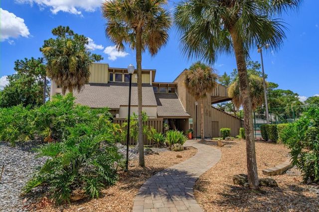 5303 INDIAN CREEK DRIVE D, Orlando, FL 32811