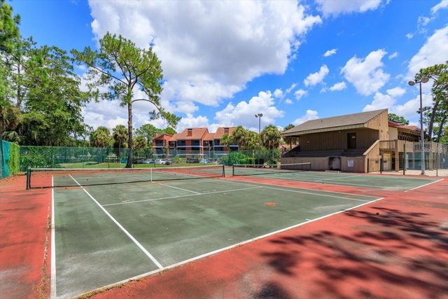 5303 INDIAN CREEK DRIVE D, Orlando, FL 32811