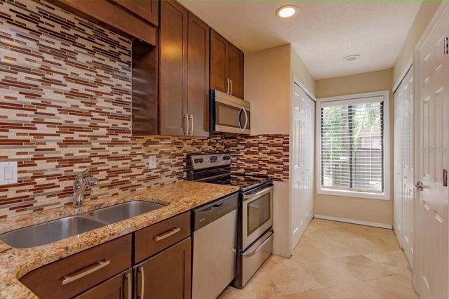 5303 INDIAN CREEK DRIVE D, Orlando, FL 32811