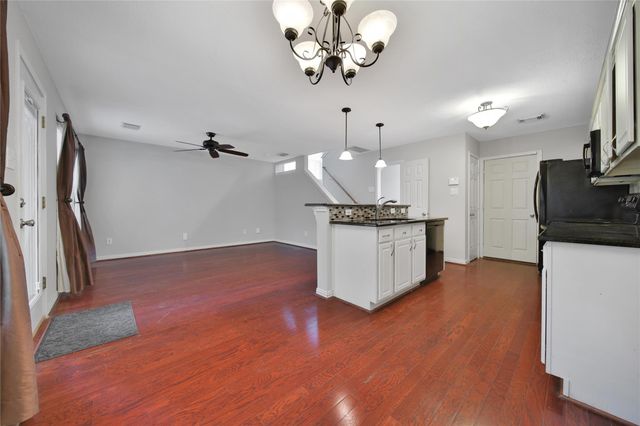 26 N Walden Elms Circle, The Woodlands, TX 77382