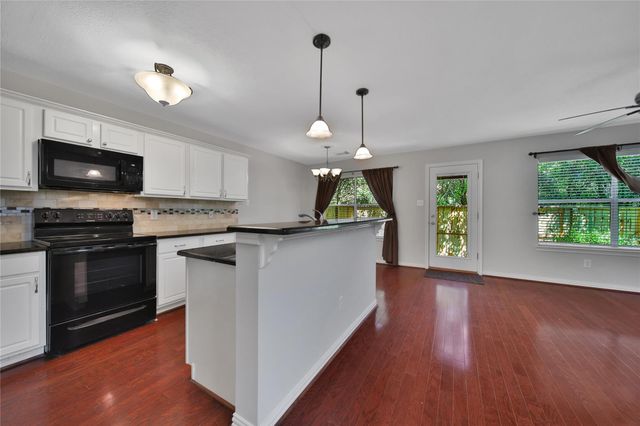 26 N Walden Elms Circle, The Woodlands, TX 77382