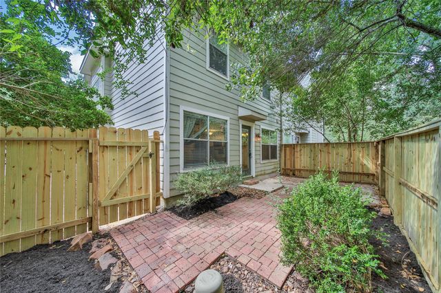 26 N Walden Elms Circle, The Woodlands, TX 77382