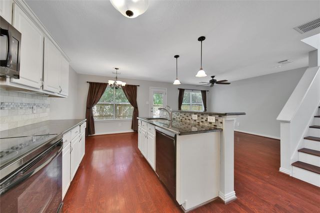 26 N Walden Elms Circle, The Woodlands, TX 77382