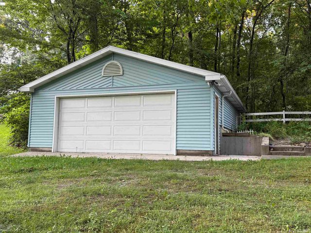4350 S 895 E, Wolcottville, IN 46795