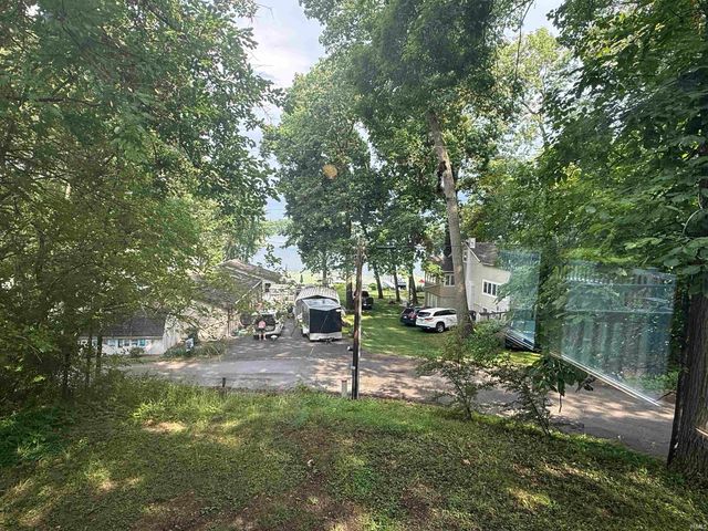 4350 S 895 E, Wolcottville, IN 46795