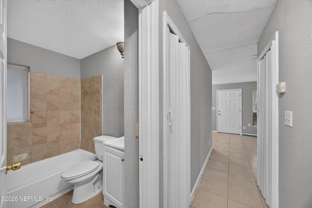 4030 LEONARD Circle E, Jacksonville, FL 32209