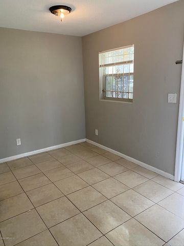 4030 LEONARD Circle E, Jacksonville, FL 32209