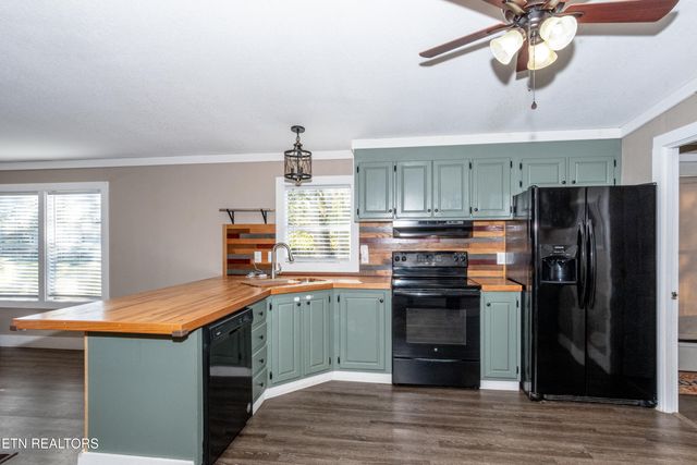 1221 Mountain View Circle, Maryville, TN 37801