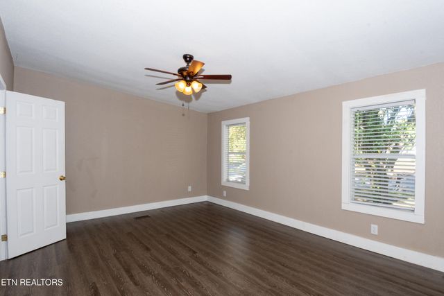 1221 Mountain View Circle, Maryville, TN 37801