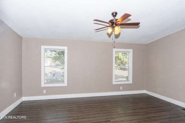 1221 Mountain View Circle, Maryville, TN 37801