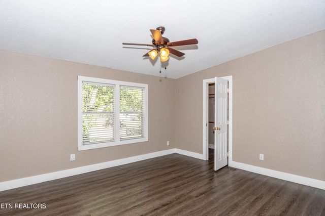 1221 Mountain View Circle, Maryville, TN 37801