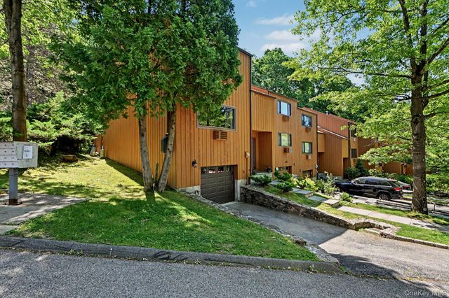 12 Lark Lane, Croton-on-hudson, NY 10520