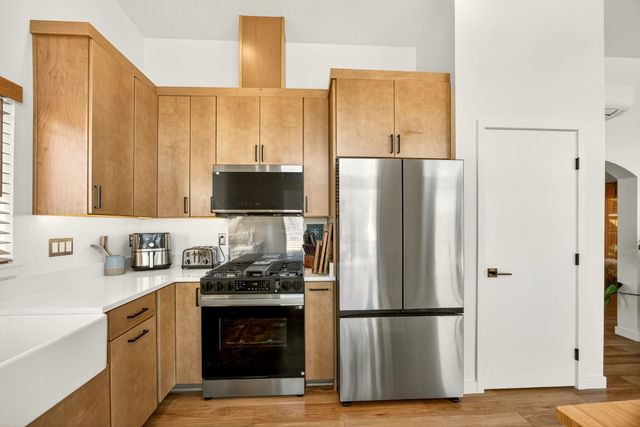 463 E Hersey Street, Ashland, OR 97520