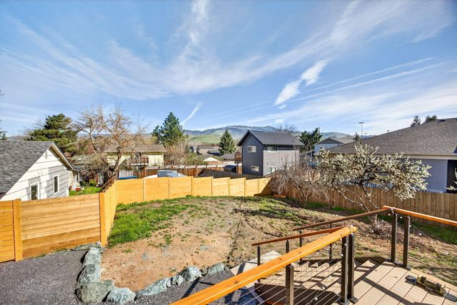 463 E Hersey Street, Ashland, OR 97520