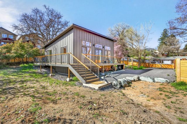 463 E Hersey Street, Ashland, OR 97520