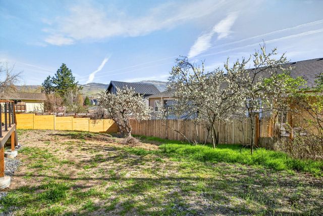 463 E Hersey Street, Ashland, OR 97520