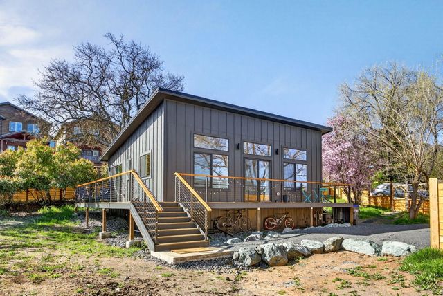 463 E Hersey Street, Ashland, OR 97520